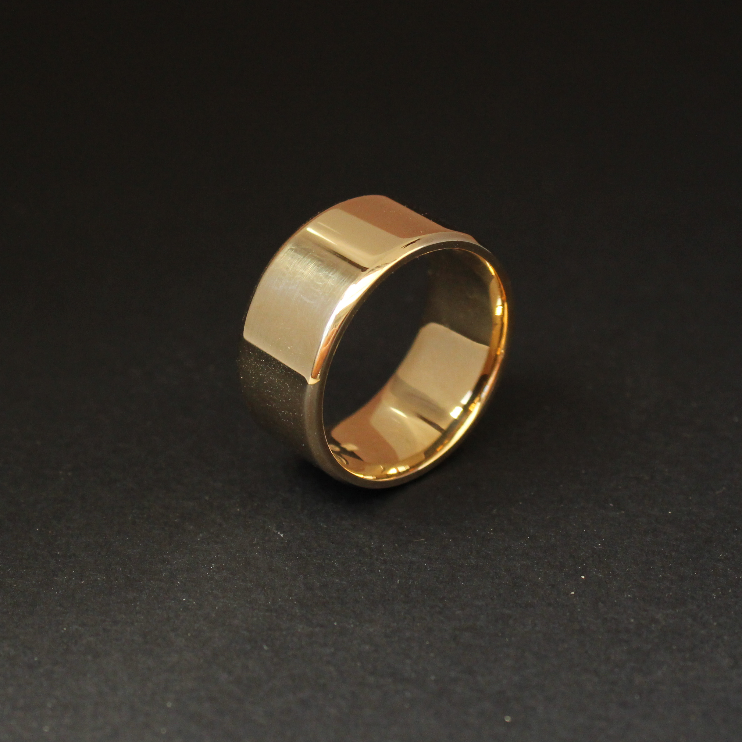 Men’s 9k yellow gold 10mm wide band