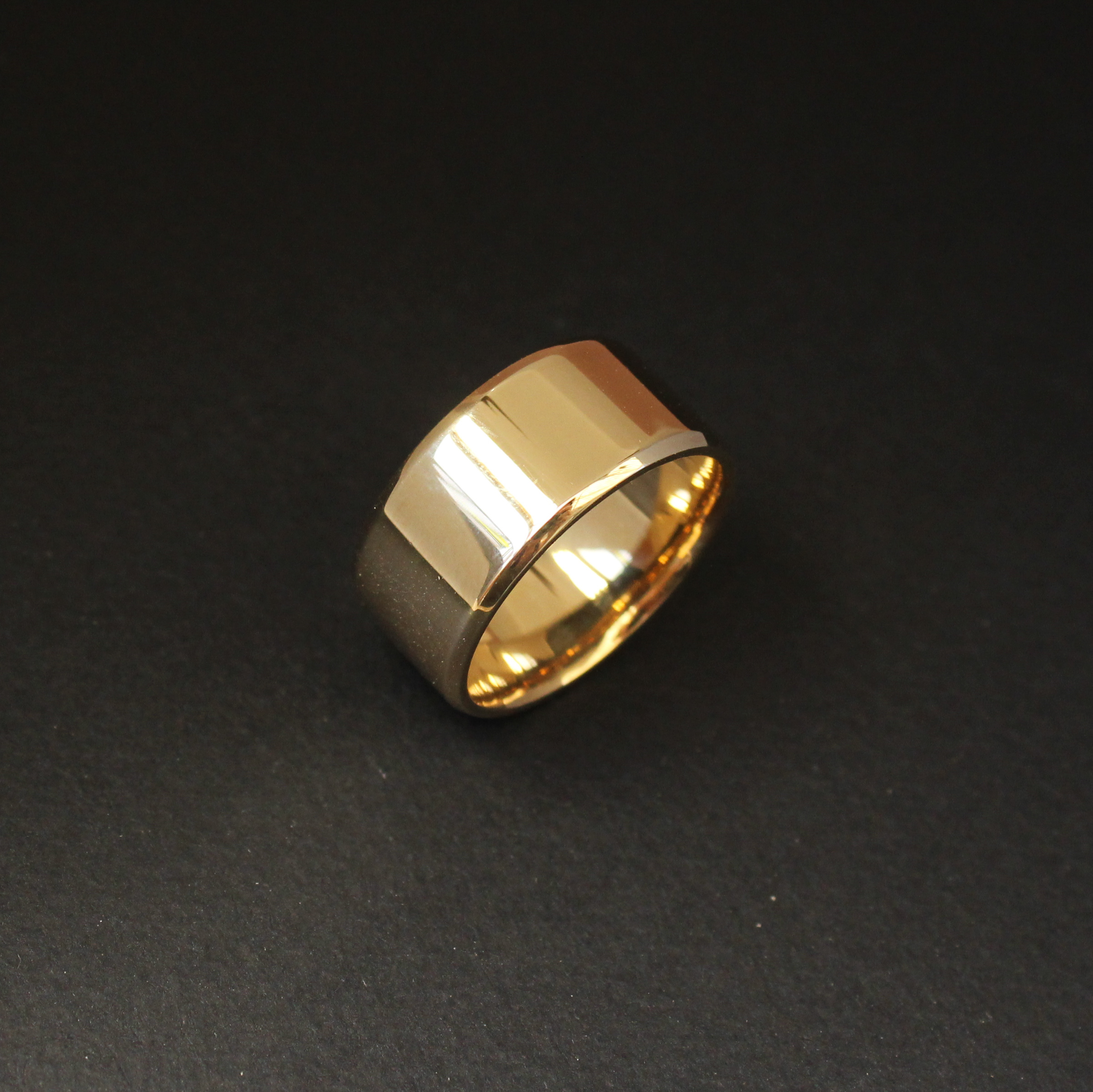Men’s 9k yellow gold 10mm wide band